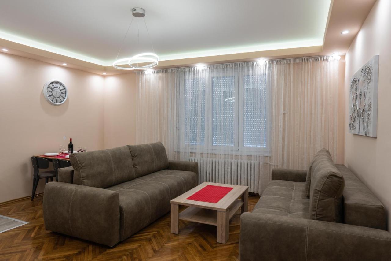 Key Apartment *